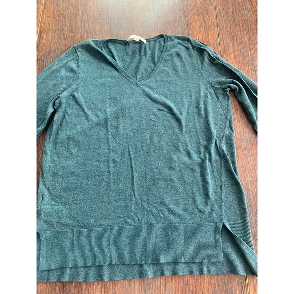 Ann Taylor Loft sweater - Picture 2 of 4